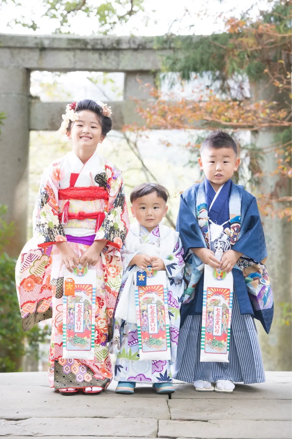 七五三の着付けとヘアセットをした3人の子どもたち